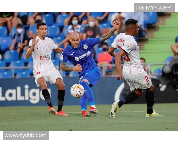 现役足球巨星老态初显竞技状态下滑引发未来发展担忧